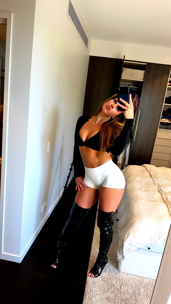 taylorssroom instagram image archive image