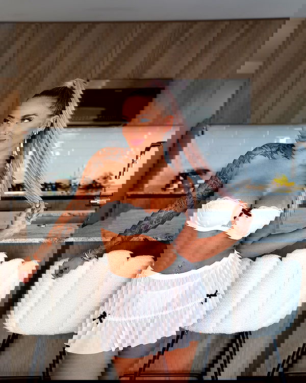 itshayleydavies itshayleydavies archive image