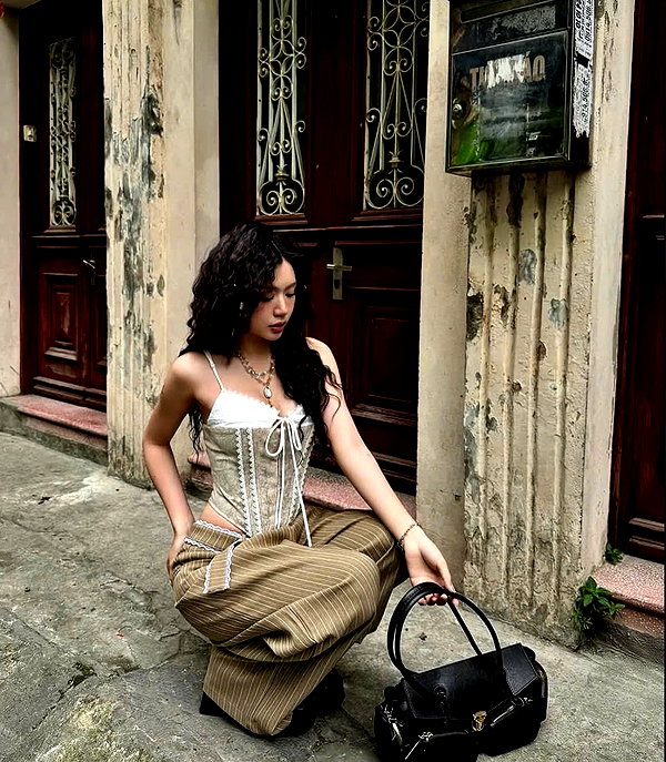 lyhythuedoxinh instagram image archive image