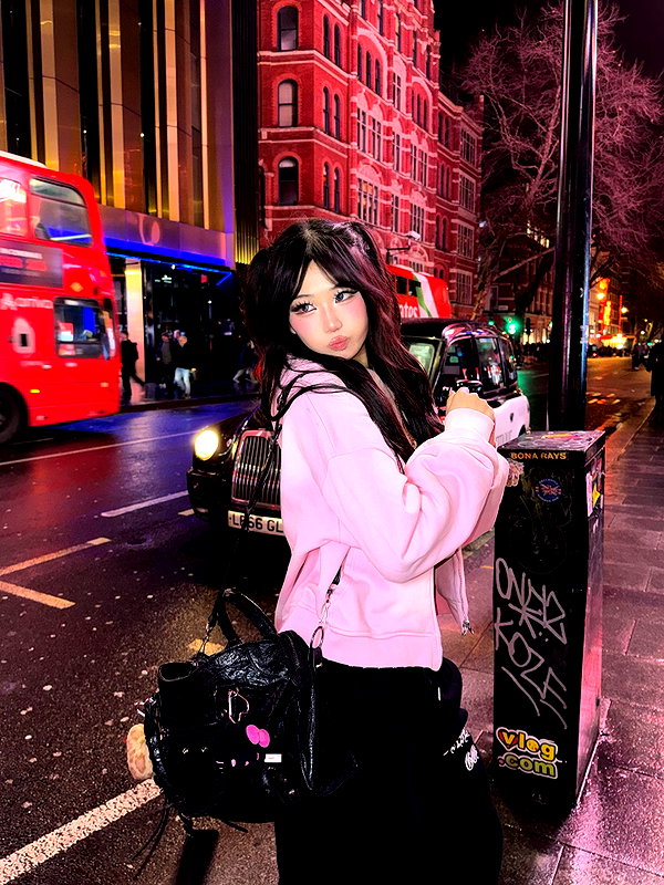 joycee.e instagram image archive image