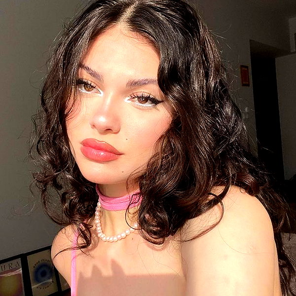baddiesessence instagram image archive image