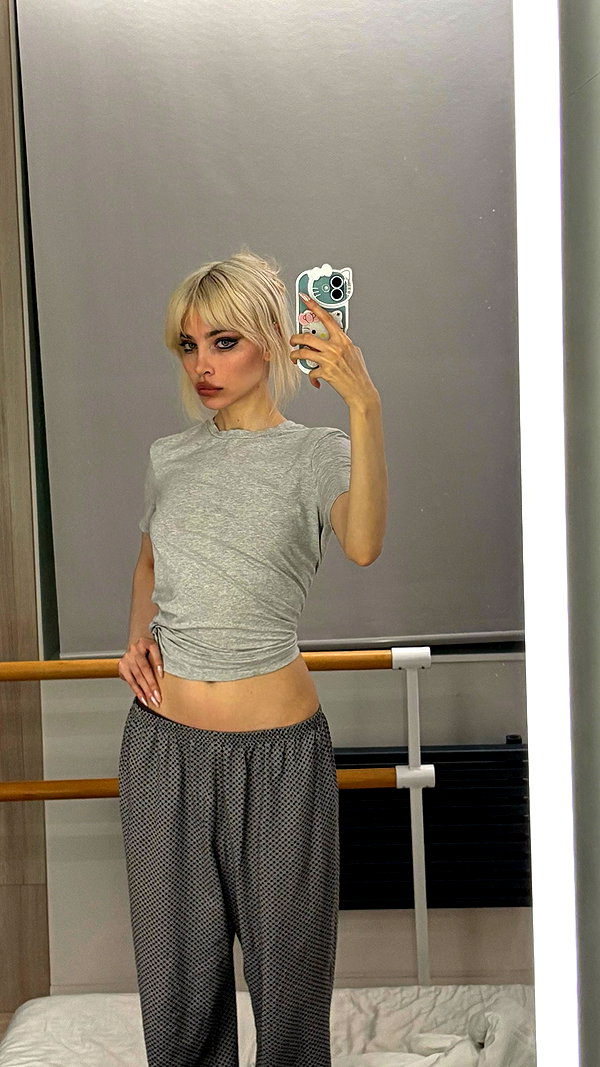 alien.hanna instagram image archive image