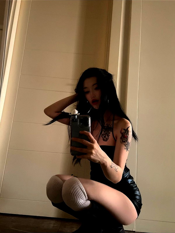 madamist_ instagram image archive image