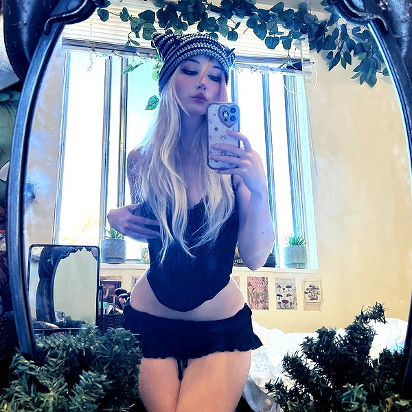 danielle.mercedie instagram image archive image