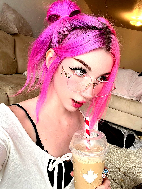 danielle.mercedie instagram image archive image