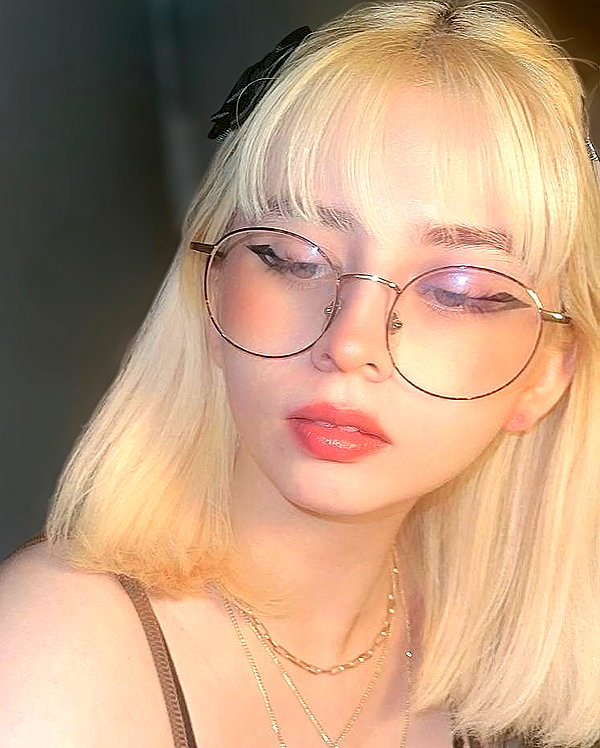 luly1980s instagram image archive image