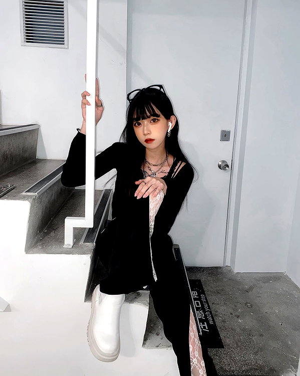 nixqq.425_ instagram image archive image