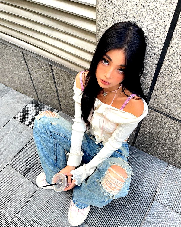 ll.lu1s instagram image archive image
