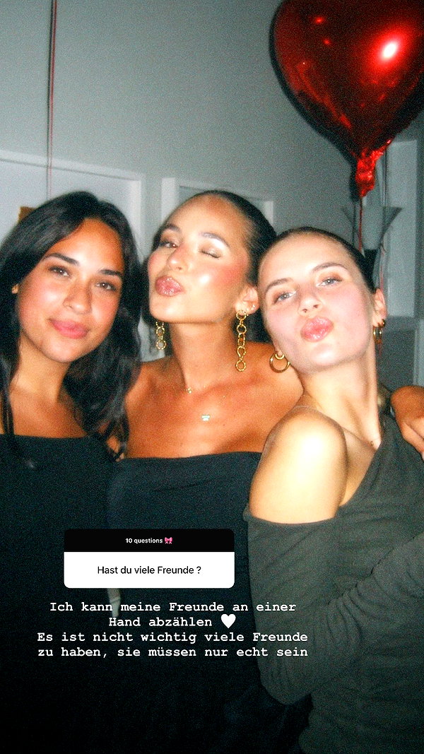 zoeliss instagram image archive image