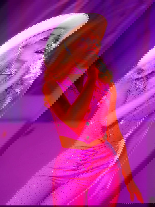 sabrinacarpenter sabrinacarpenter archive image