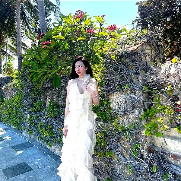 lyhythuedoxinh instagram image archive image