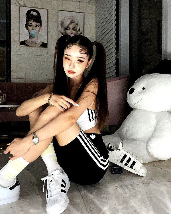 dear.zia instagram image archive image