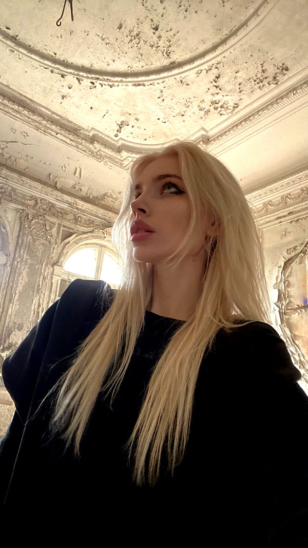 alien.hanna instagram image archive image