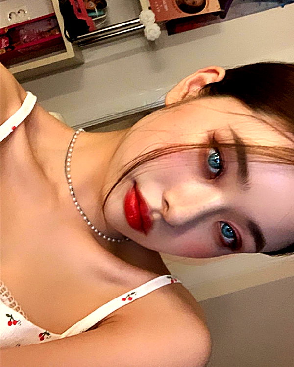 dear.zia instagram image archive image
