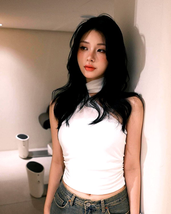 misa__round2 instagram image archive image