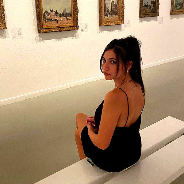 romi_henenson instagram image archive image