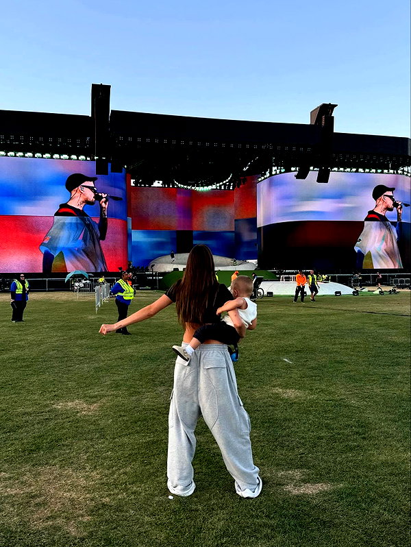 haileybieber instagram image archive image