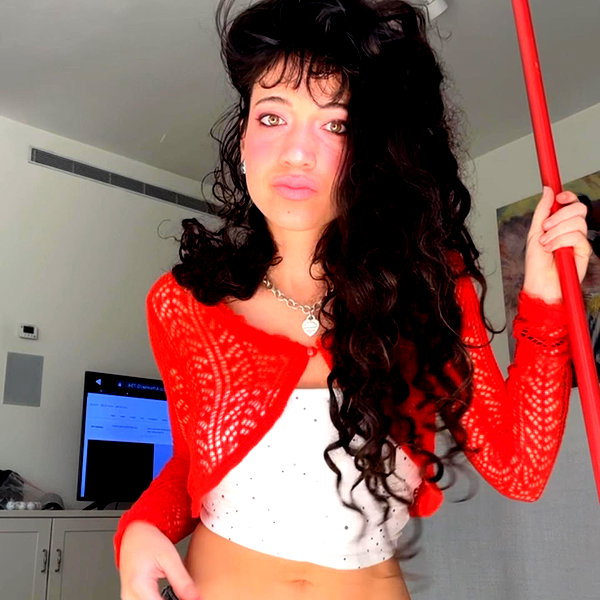 romi_henenson instagram image archive image
