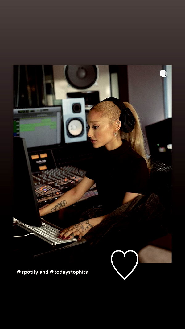 arianagrande instagram image archive image