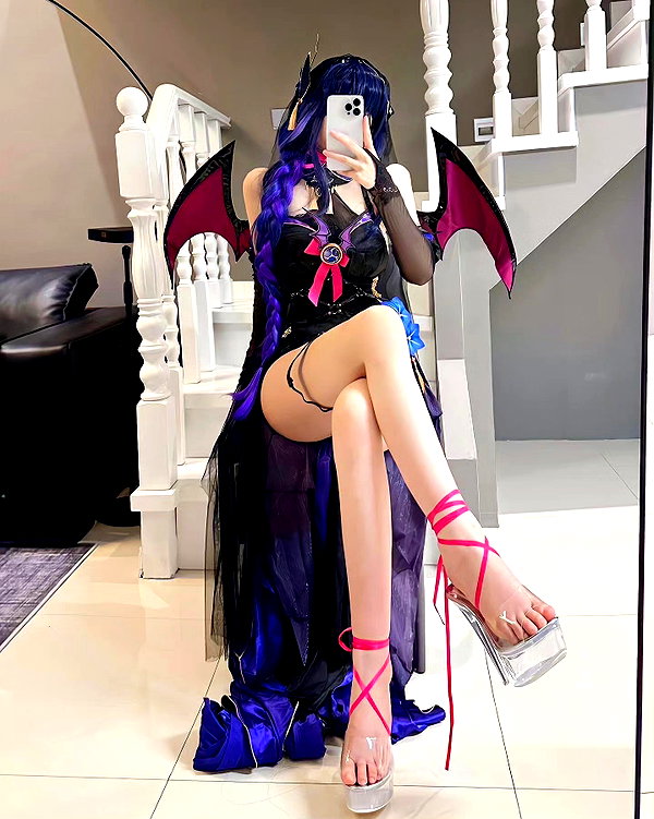 gallery_cosplayer instagram image archive image