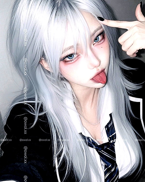 Archived image from @owol.xx on Instagram