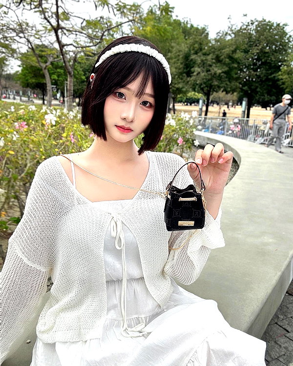 lai_931201 instagram image archive image