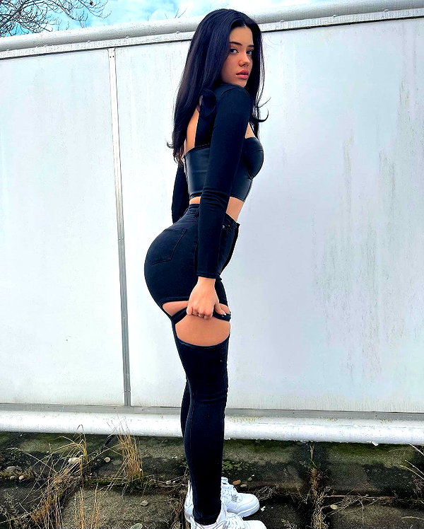 vanessa.rhd instagram image archive image