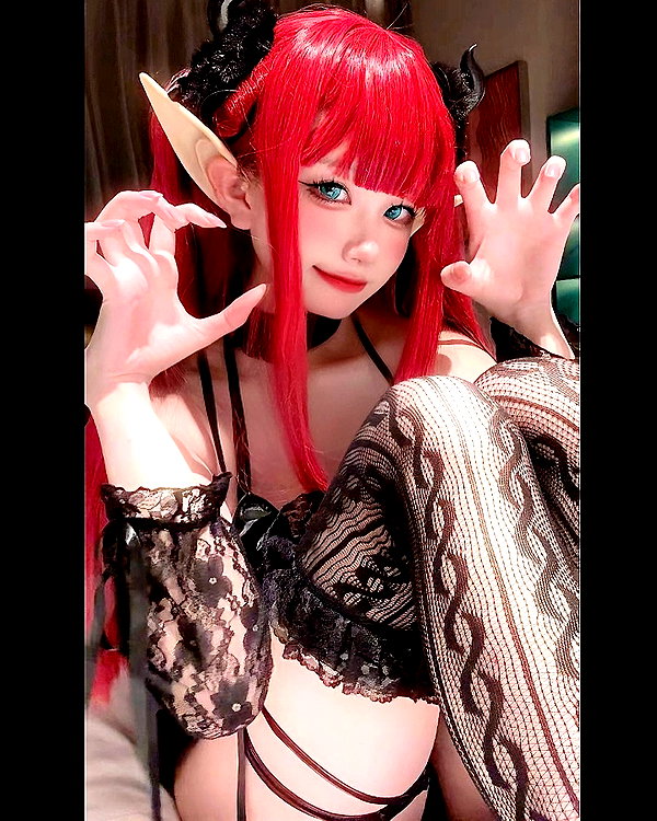 xier_cos instagram image archive image