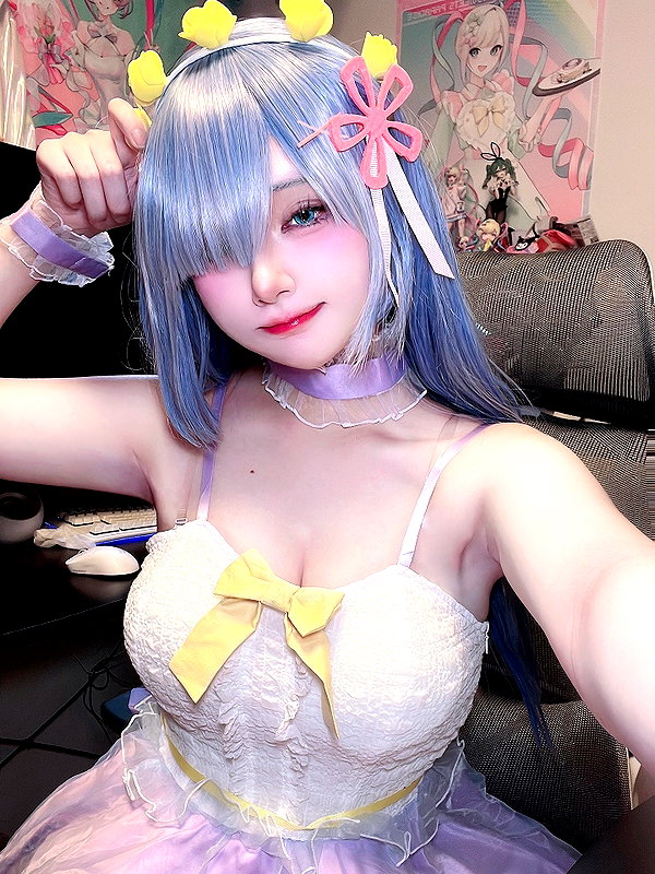 purinn_cos instagram image archive image