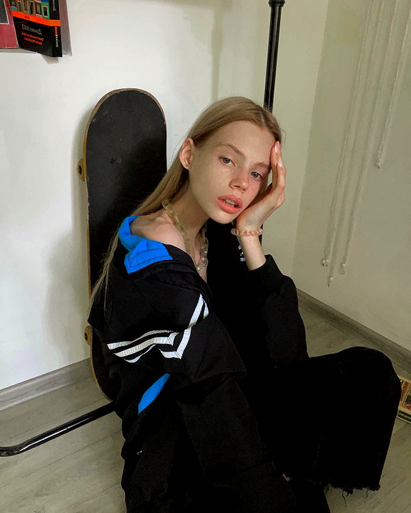 alisen.mari instagram image archive image