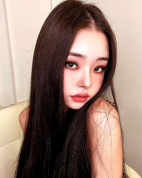 dear.zia instagram image archive image