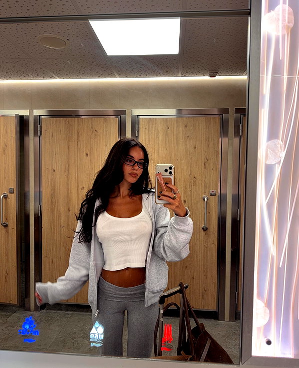 zoeliss instagram image archive image