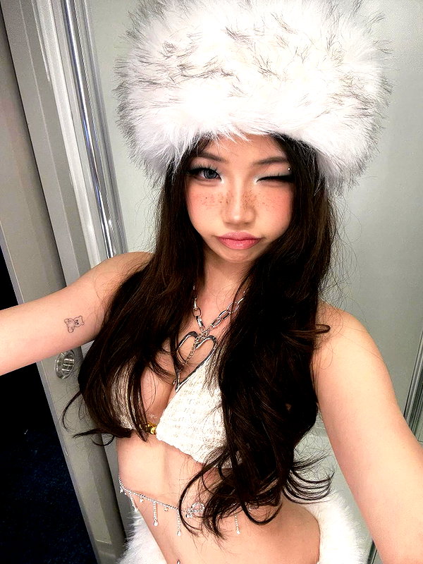 joycee.e instagram image archive image