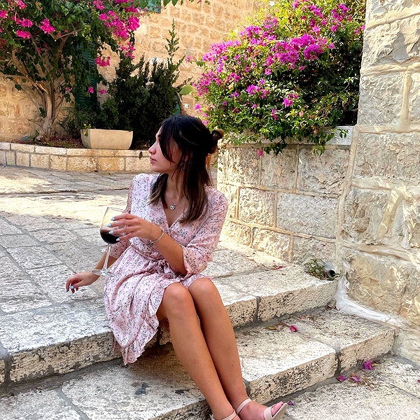 romi_henenson instagram image archive image