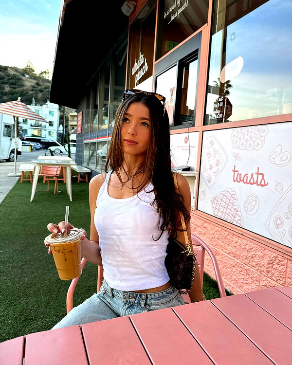 chloerosenbaum instagram image archive image