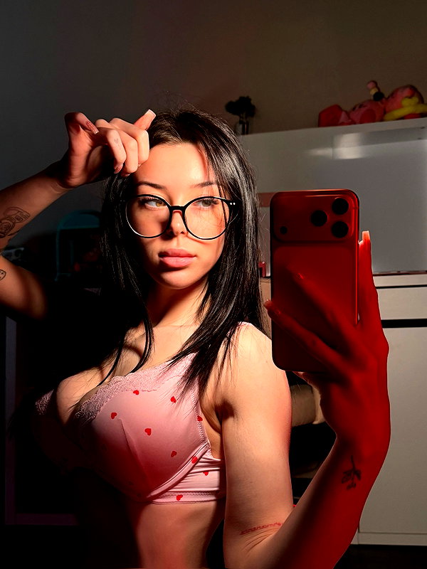 elerievans123 instagram image archive image