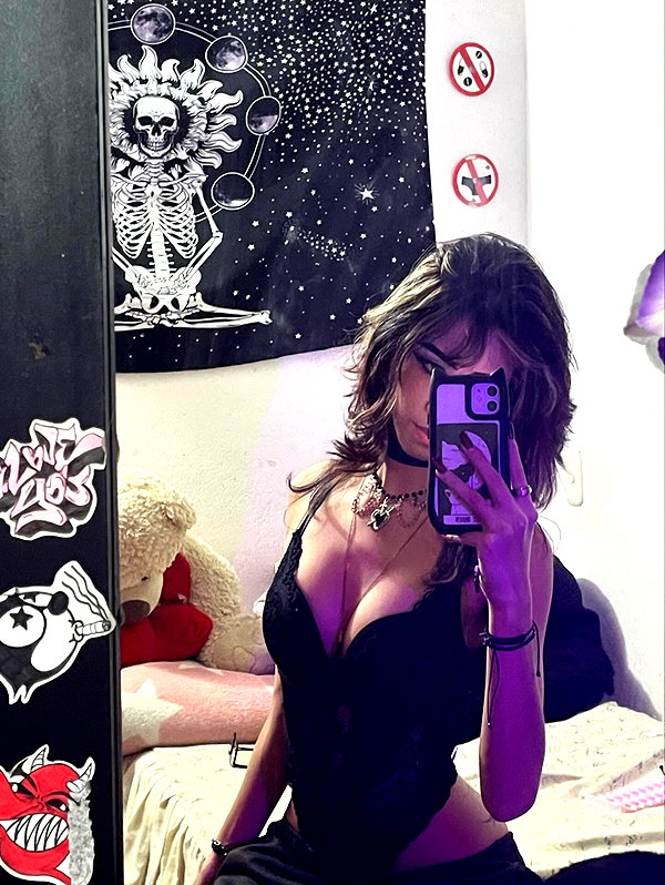 shevaal_x instagram image archive image