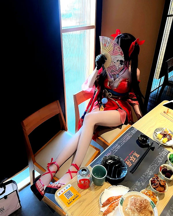 gallery_cosplayer instagram image archive image