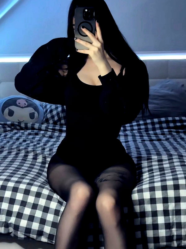 vioraxo instagram image archive image