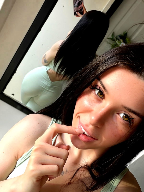 elerievans123 instagram image archive image