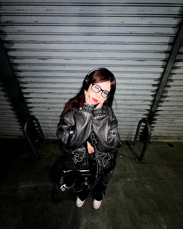 is2tian instagram image archive image