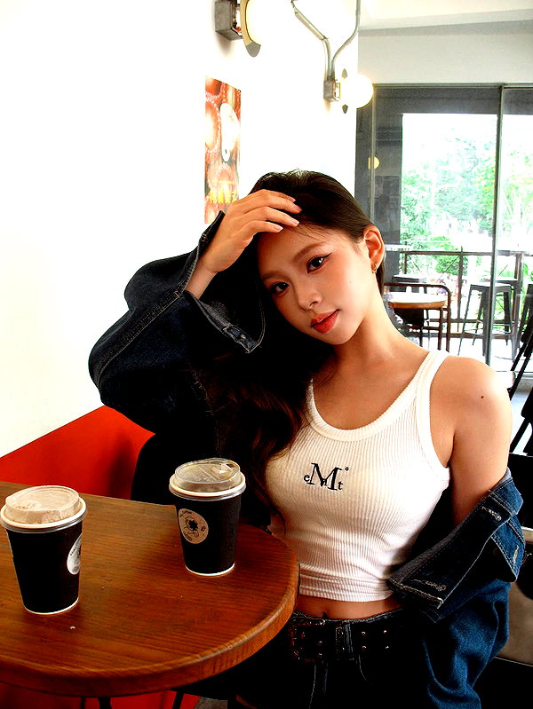 e.shao_417 instagram image archive image