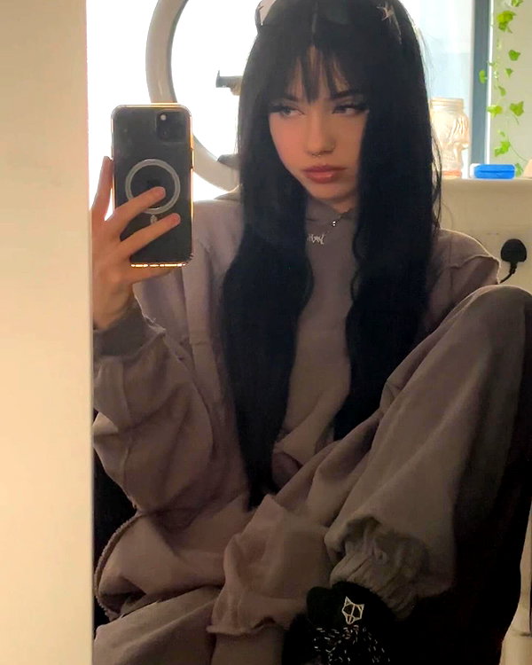 _roniira instagram image archive image