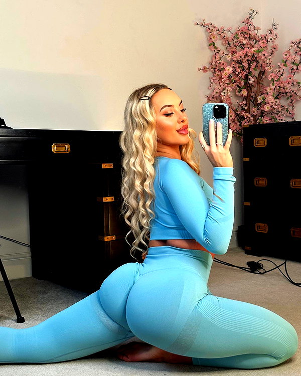 rhiannonbluee instagram image archive image
