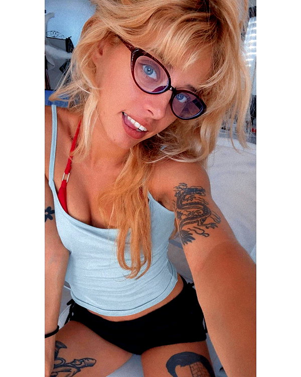 ronyida_ instagram image archive image