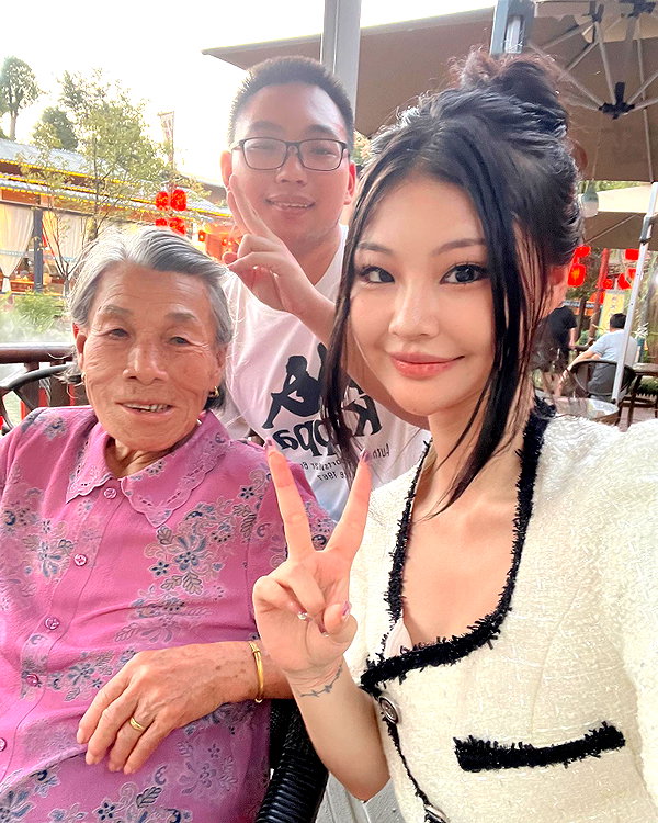 ll.lu1s instagram image archive image