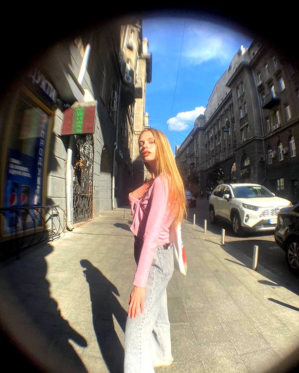 alisen.mari instagram image archive image
