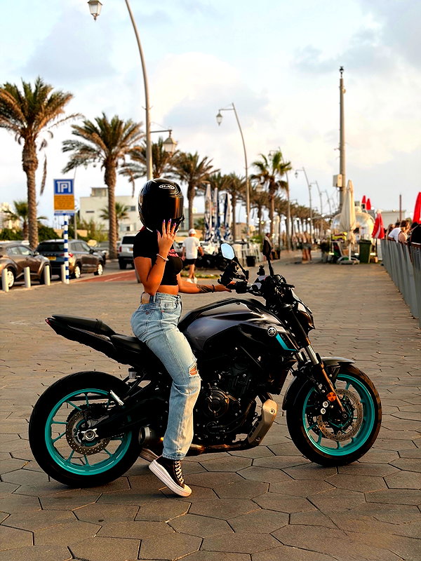 shanidahan7 instagram image archive image