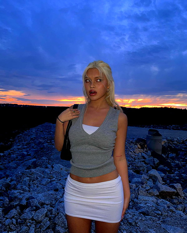 diakimeko instagram image archive image