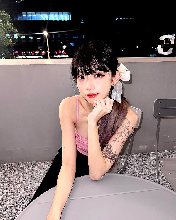 nixqq.425_ instagram image archive image